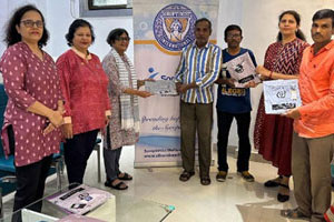 t-shirt-gifting-to-workers