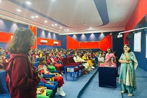 Expert-Talk-for-Girls-on-Menstrual-Health-&-Hygiene