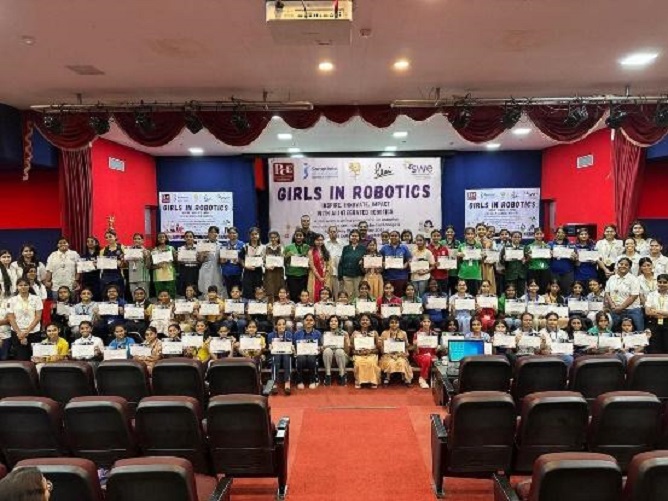 Six-Day-Workshop-on-Girls-in-Robotics-4